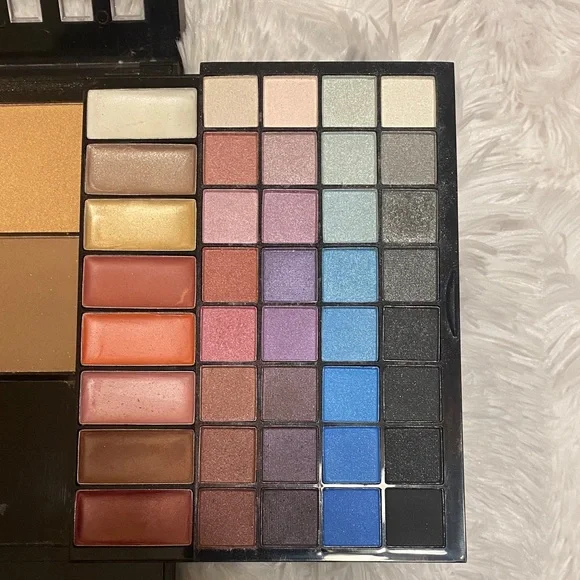 ELF Eyeshadow Palette - Vibrant Shades - Picture 5 of 5
